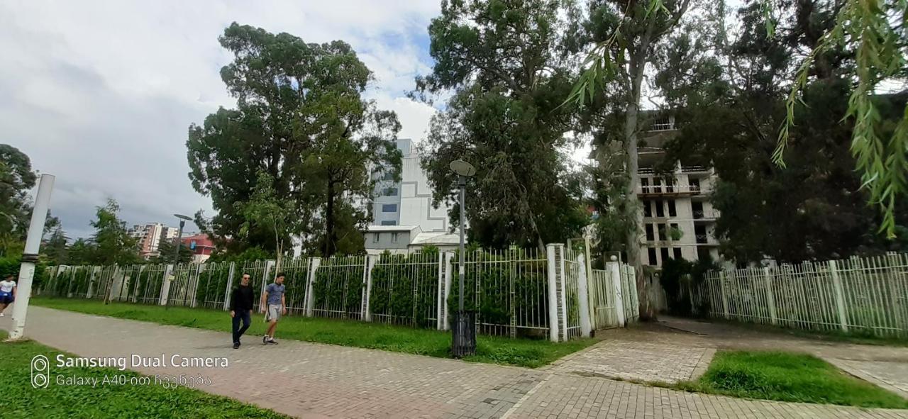 巴统Parkside Apartament公寓 外观 照片