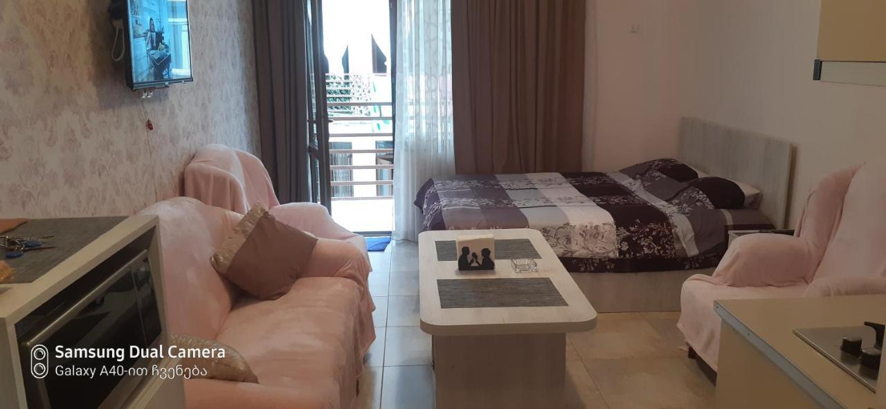 巴统Parkside Apartament公寓 外观 照片